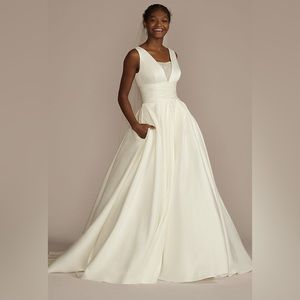 David's Bridal Ivory Satin Cummerbund Wedding Gown Size 10